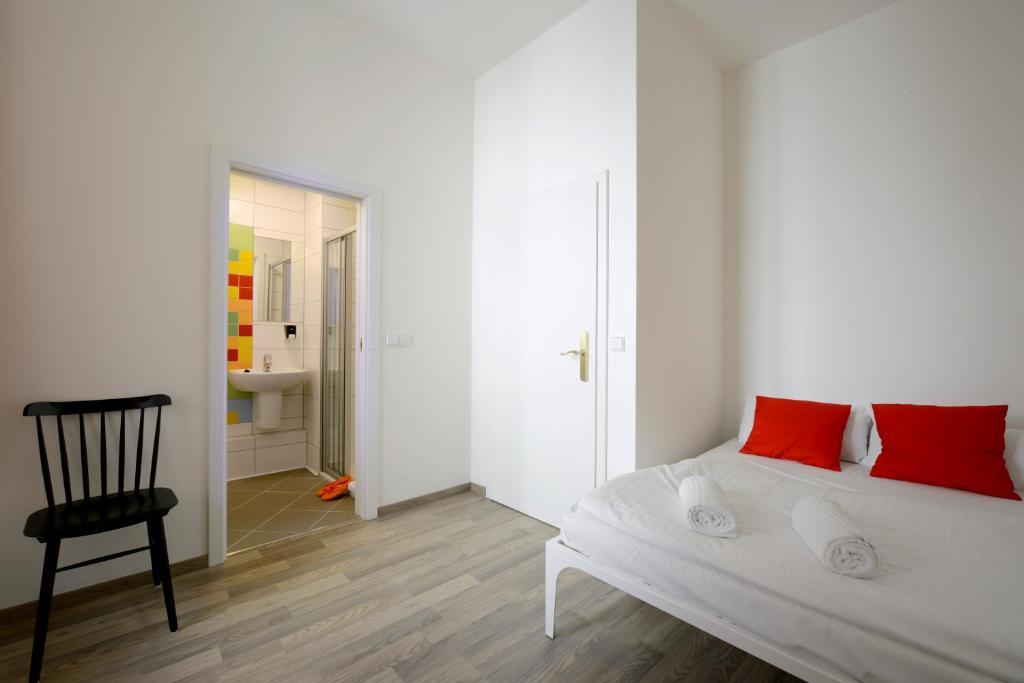 8-Bed Private Room Ensuite