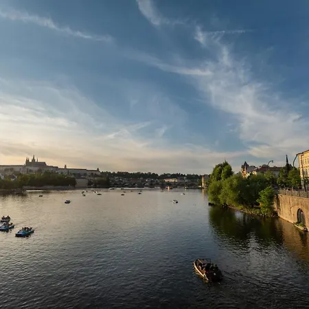 Safestay Prague Charles Bridge-3